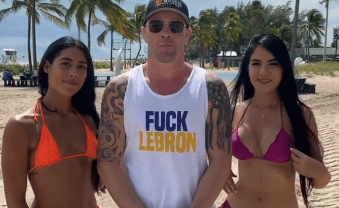 O Colby Covington με μπλούζα «Fuck LeBron»