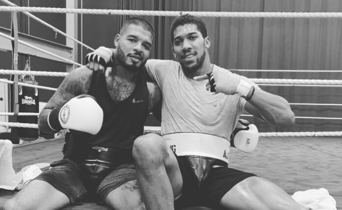 Ο Tyrone Spong με τον Anthony Joshua