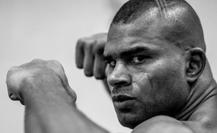 Ο Alistair Overeem