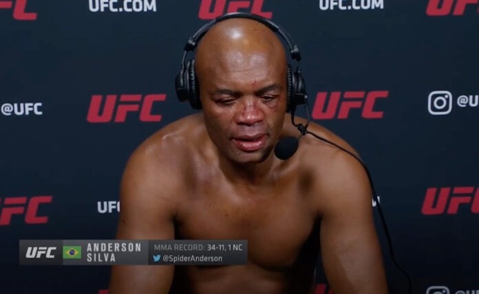 Ο Anderson Silva μετά τον αγώνα με τον Uriah Hall