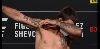 Ο Mike Perry στη ζύγιση για το UFC 255